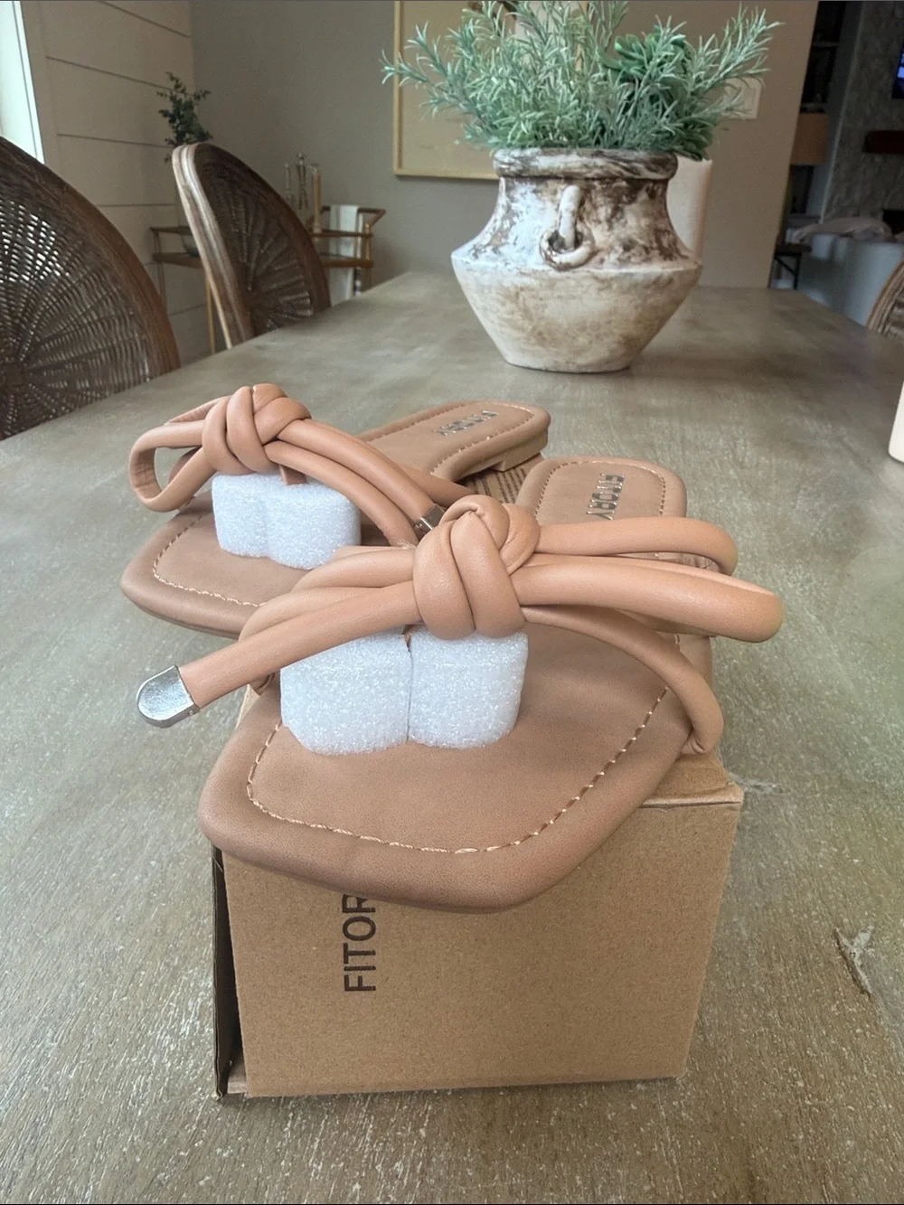 Fitory Camel Knot-Detail Thong Sandals